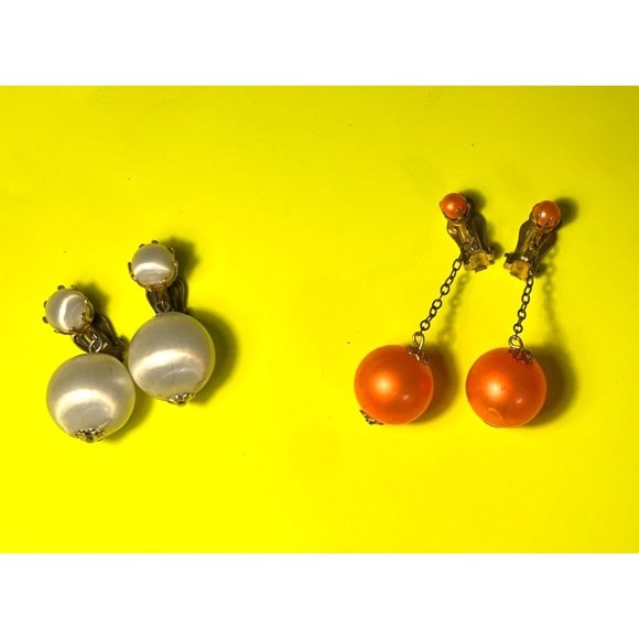 Unknown Jewelry - Lot of Two Pair Of Vintage Circular Dangle Drop Beaded Clip Earrings Very Cool!